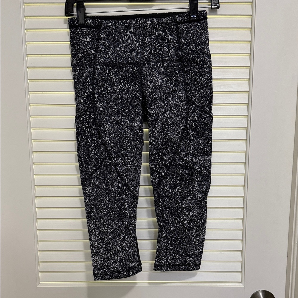 Lululemon Athletica Black and White Speckled Leggings